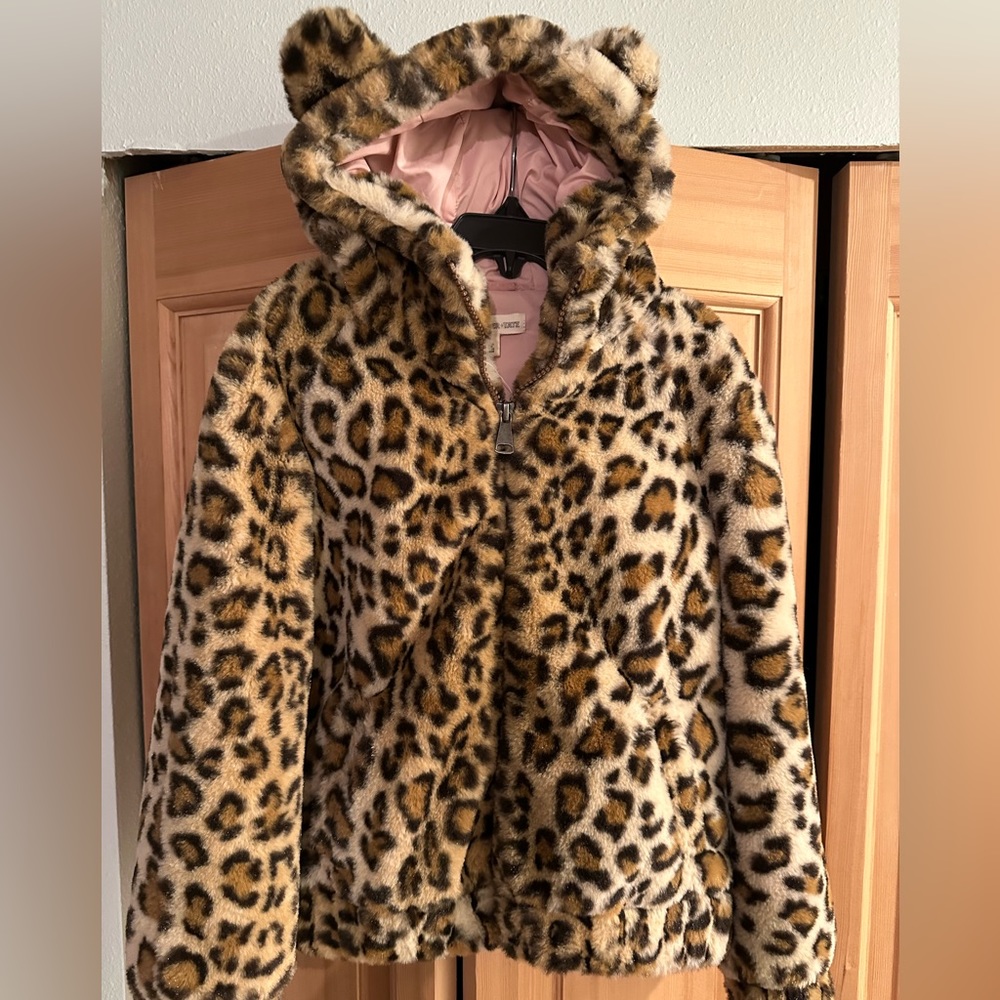 EUC Tucker + Tate faux fur bomber jacket, size 7.